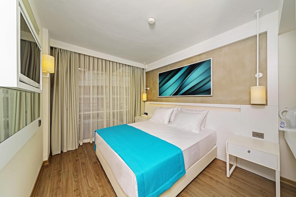 Poseidon Hotel - Adult Only 말마리스 객실 사진